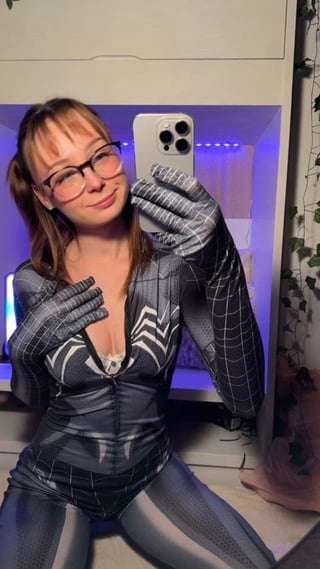 just a cute 18yo spidergirl trying to protect the city… how am I doing Girl, onlyfans Onlyfans petites