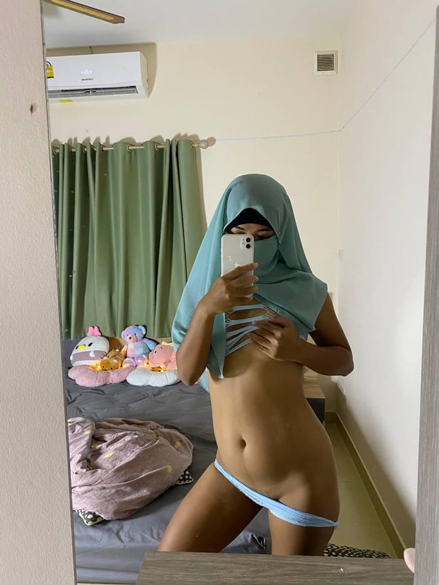 Am I sexy? OF in comments Girl, onlyfans Onlyfans petite