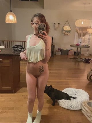 I love hanging around with my pussy out so much that I couldn't care less if you stare 🤣