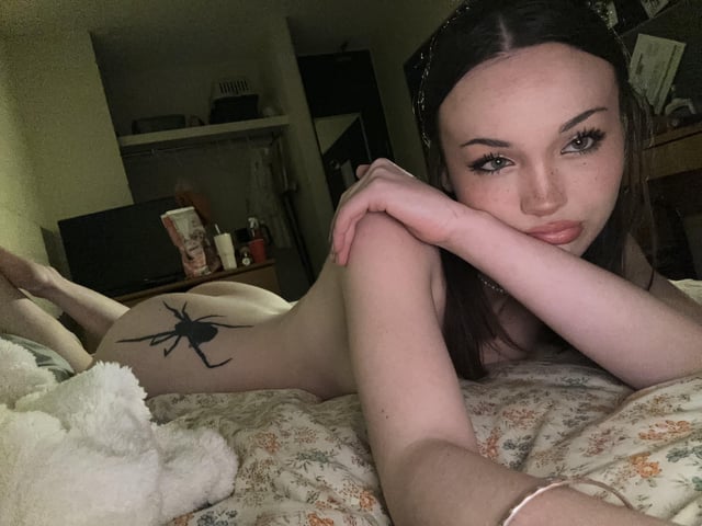 I'm 18yo and 95 lbs, would you fuck me doggy or pick me up and cum in me standing? Girl, onlyfans Onlyfans petite