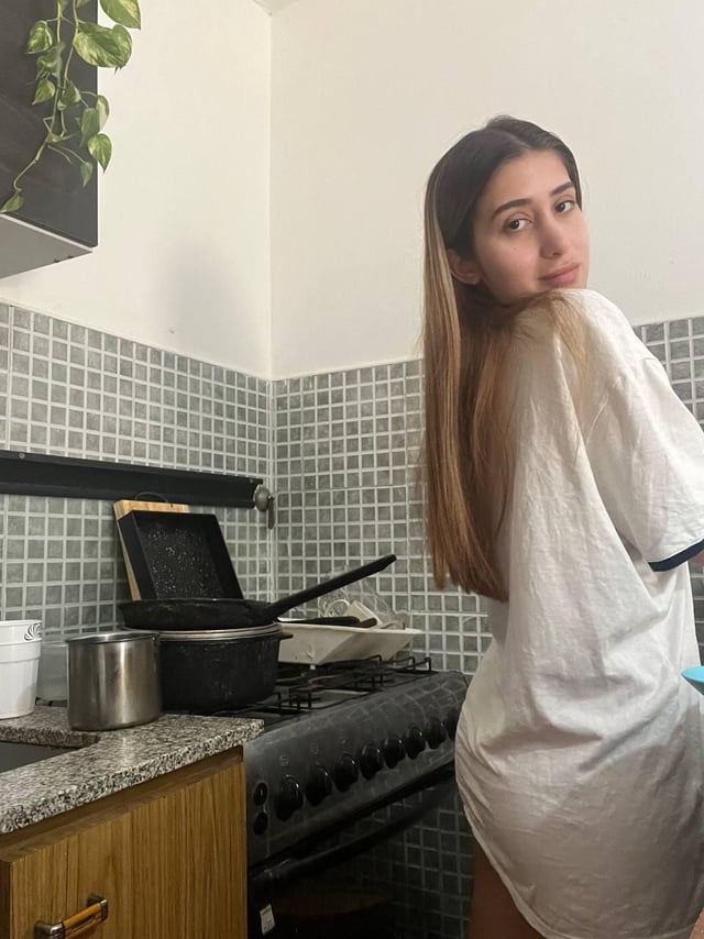 come in kitchen and eat my juicy pussy, my page is freeee